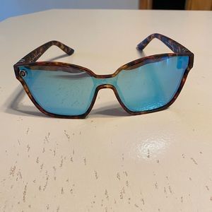 Blenders Sunglasses Tiger Beach